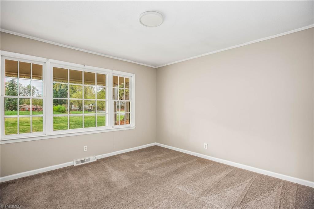 915 Mayford Drive Property Photo 8