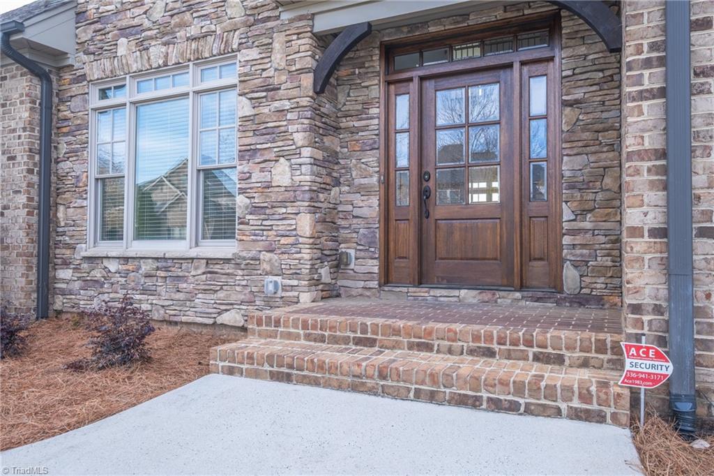 954 Berryhill Lane Property Photo 4