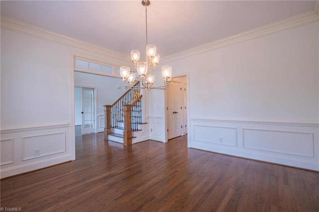 954 Berryhill Lane Property Photo 6