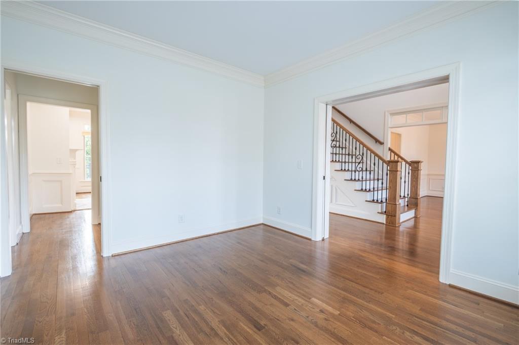 954 Berryhill Lane Property Photo 9