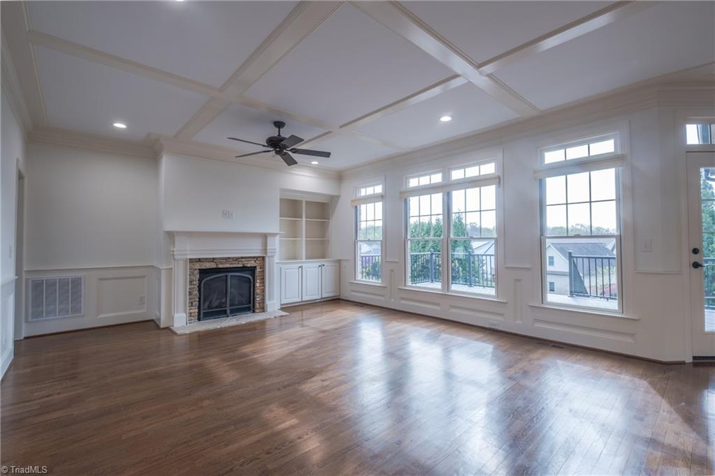 954 Berryhill Lane Property Photo 11