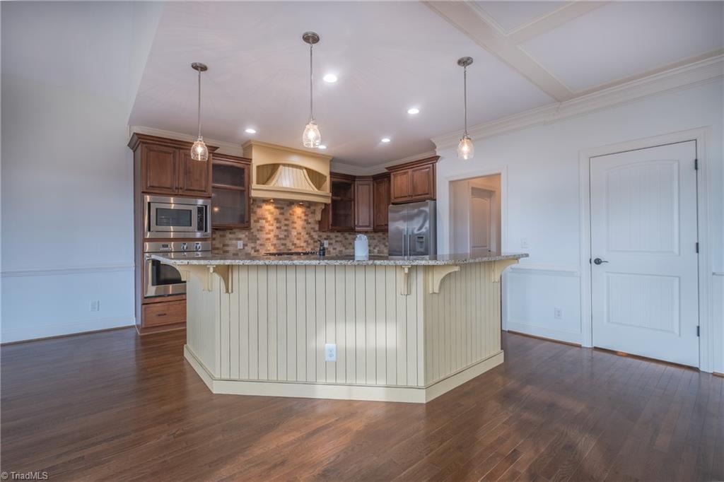 954 Berryhill Lane Property Photo 14