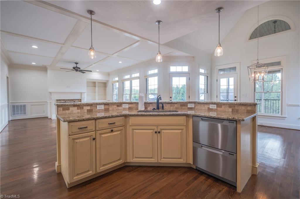 954 Berryhill Lane Property Photo 15