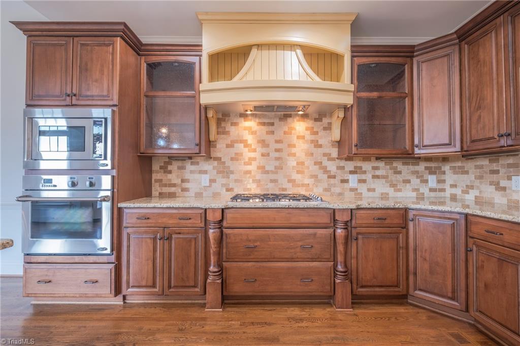 954 Berryhill Lane Property Photo 18