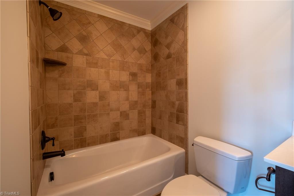 954 Berryhill Lane Property Photo 28