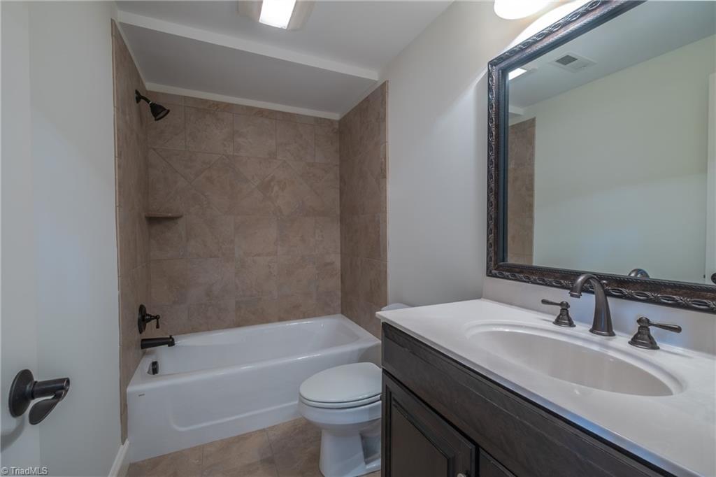 954 Berryhill Lane Property Photo 35