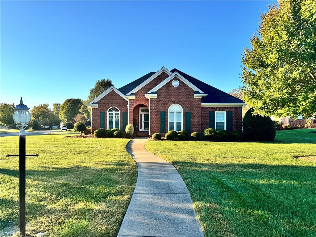 109 Oakmont Court Property Photo