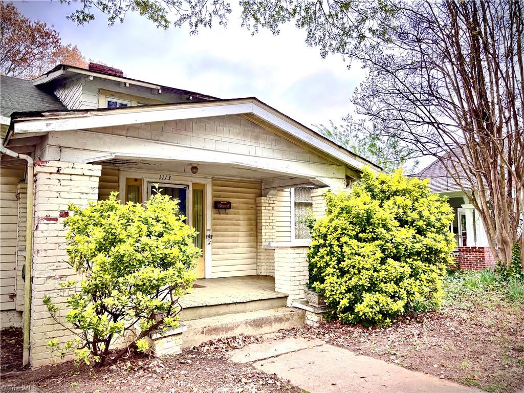 1113 West End Boulevard Property Photo 1