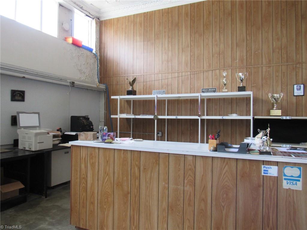 702 Davis Street Property Photo 7