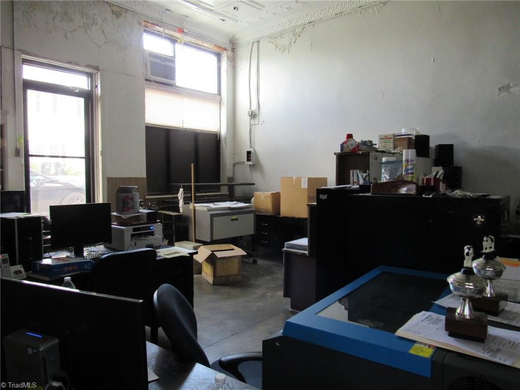 702 Davis Street Property Photo 13