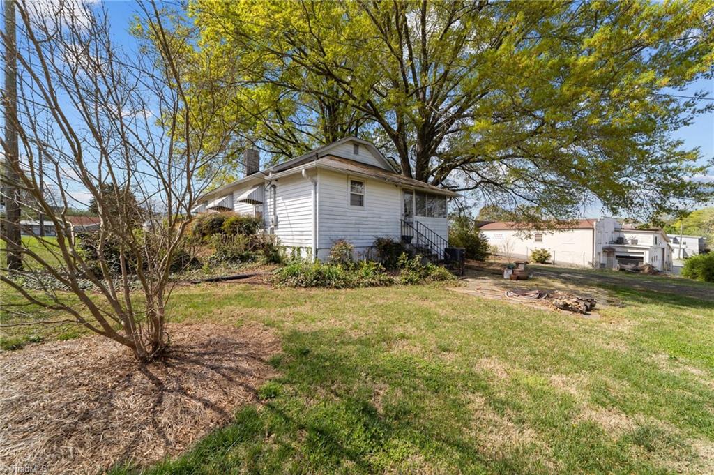 313 E King Street Property Photo 6