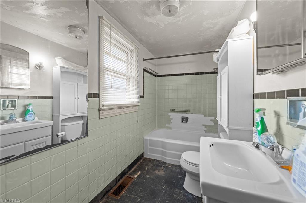 313 E King Street Property Photo 21