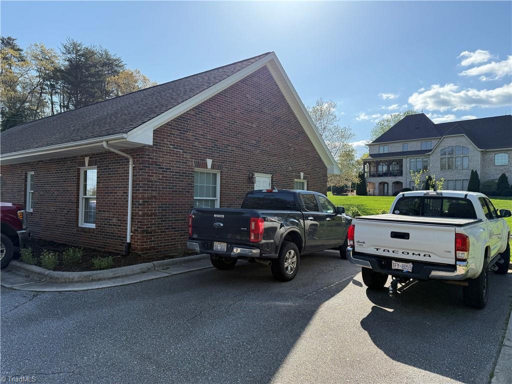 1520 Meadowview Drive Property Photo 5