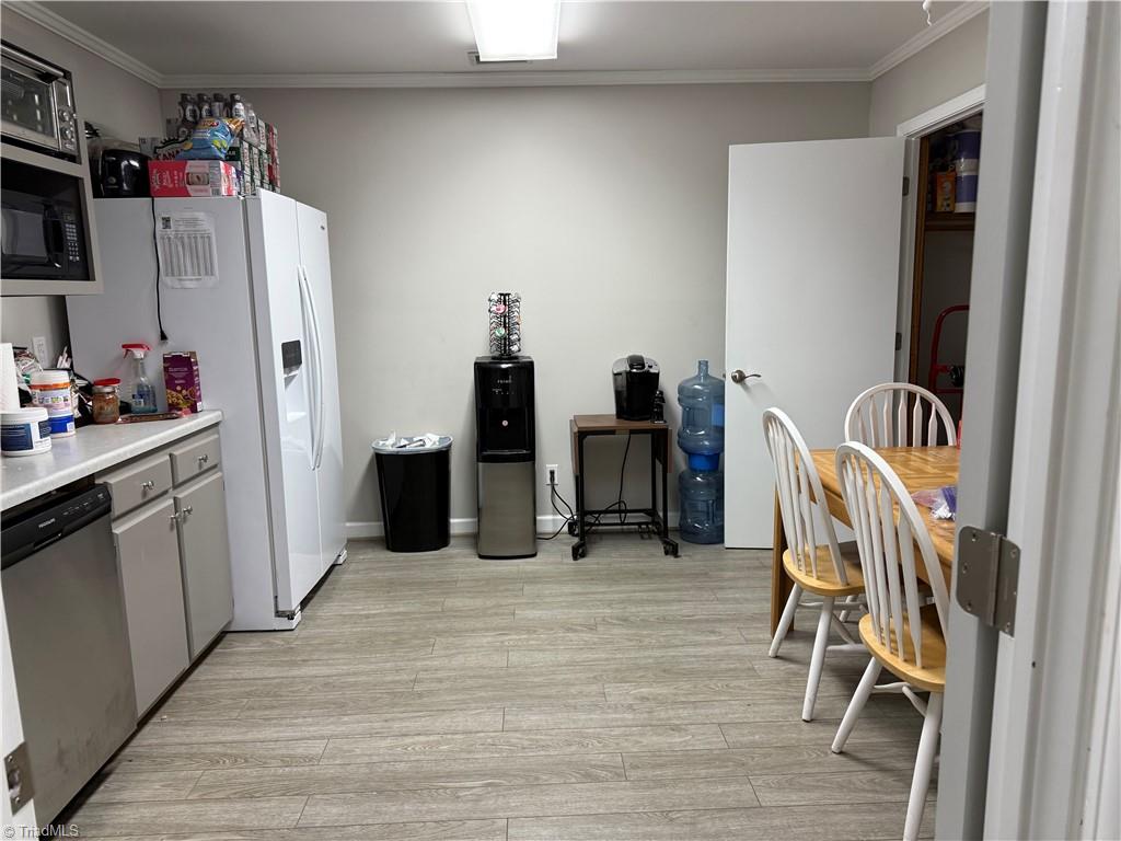 1520 Meadowview Drive Property Photo 9