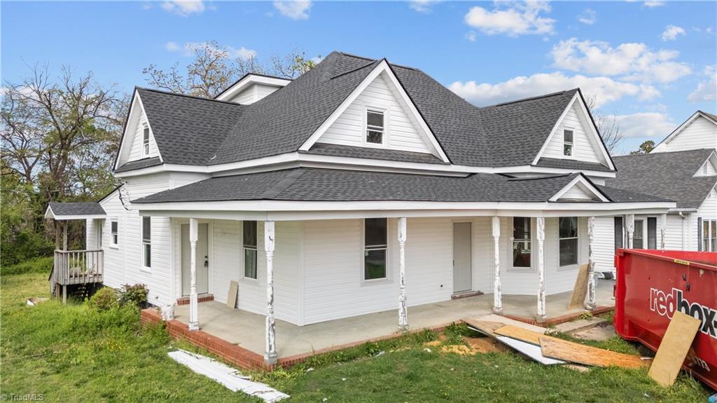 608 Montgomery Street Property Photo