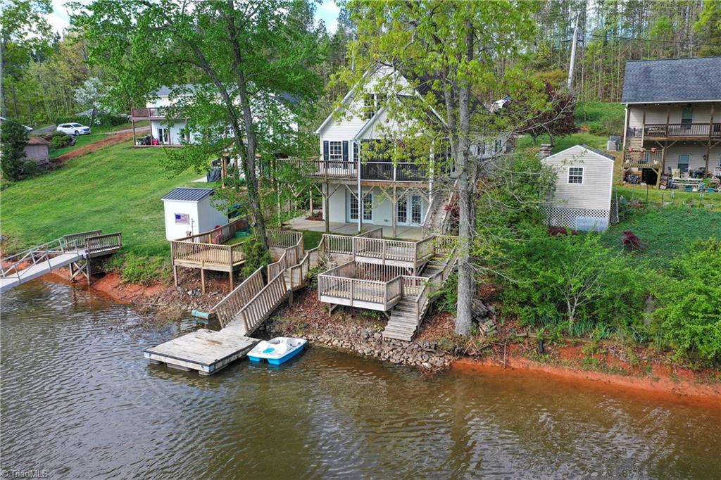 463 Riverside Drive Property Photo 1