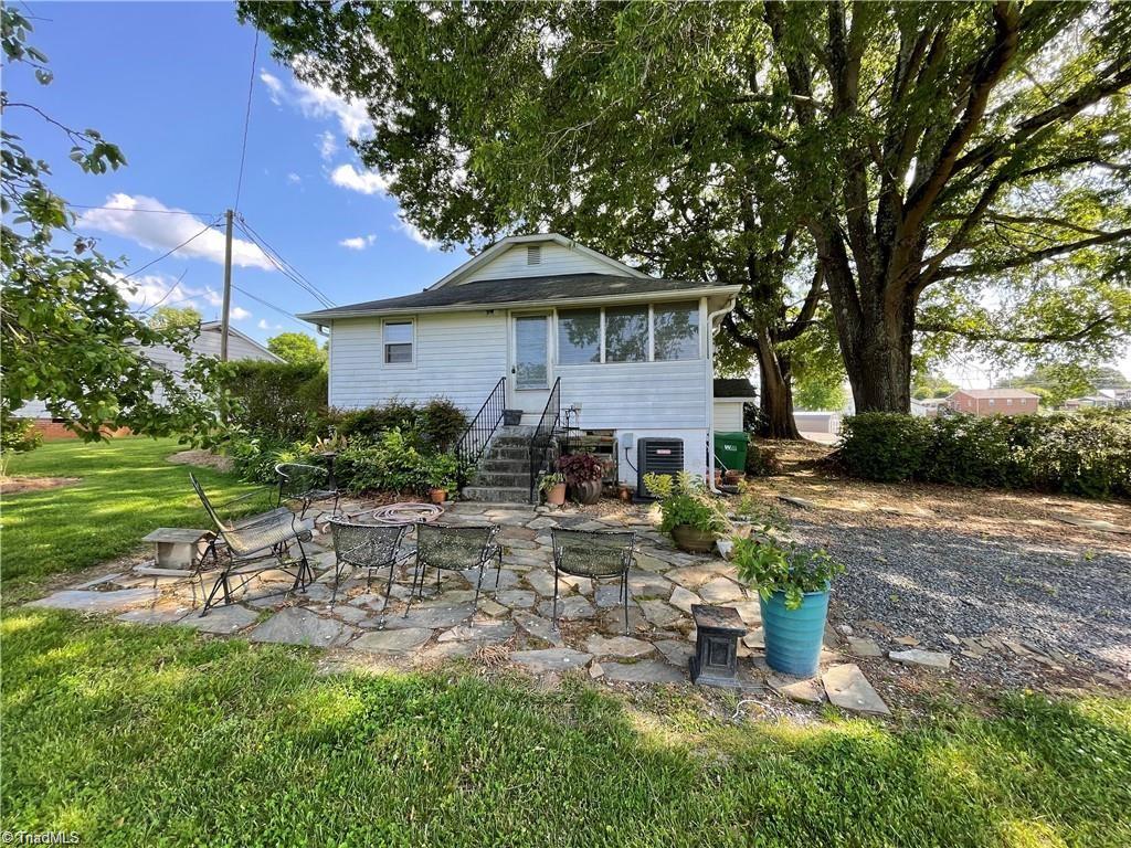 313 E King Street Property Photo 2