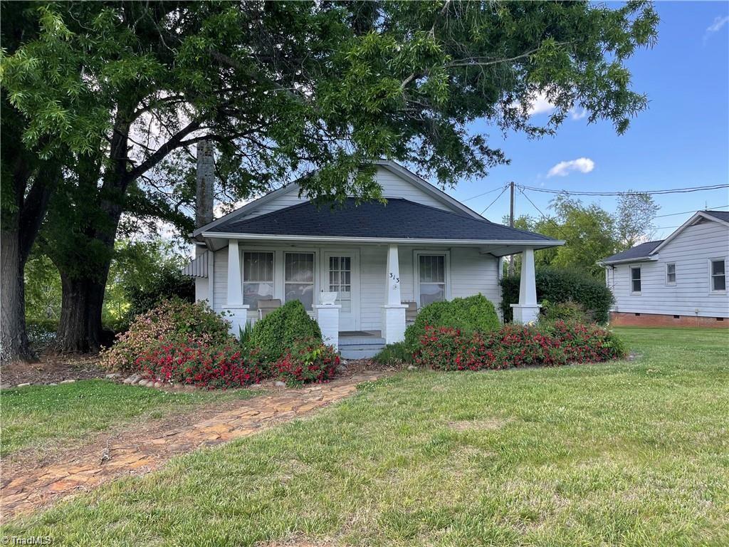 313 E King Street Property Photo 4