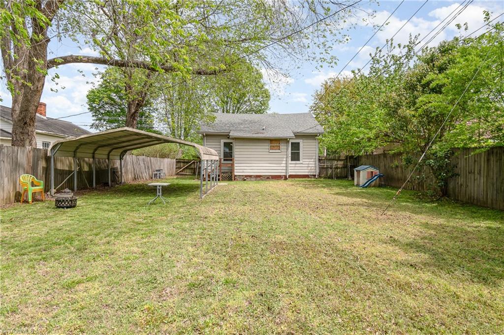 725 S Beaumont Avenue Property Photo 3