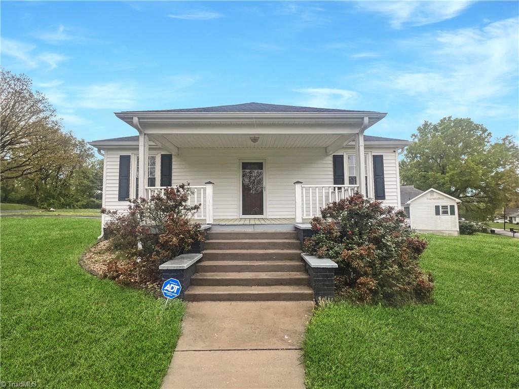 728 Osborne Street Property Photo 1