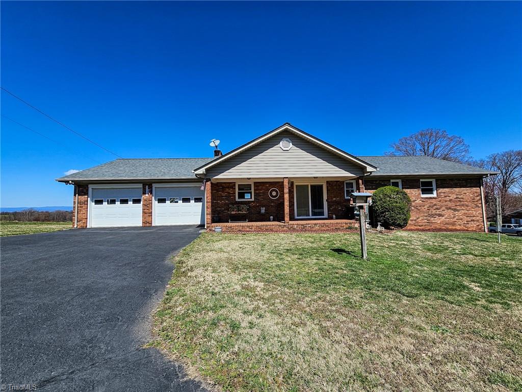 2034 Wilkes Yadkin Road Property Photo