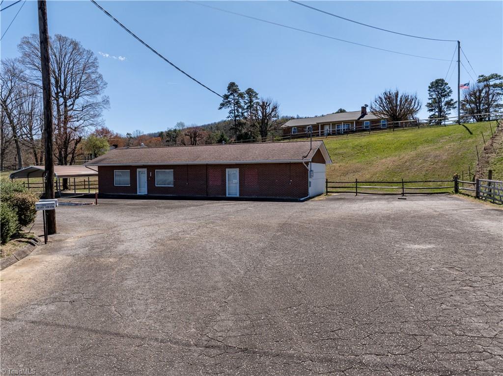 2032 Wilkes Yadkin Road Property Photo