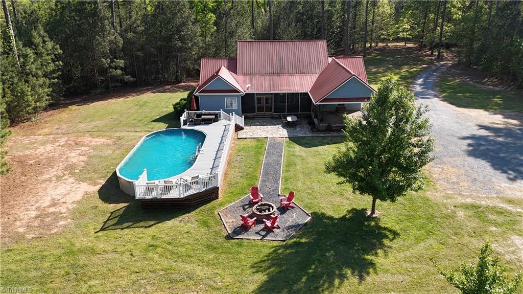 104 Bridle Path Lane Property Photo 4