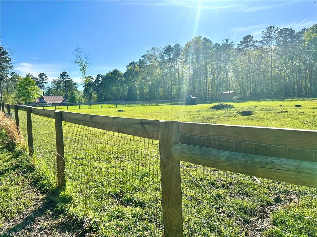 104 Bridle Path Lane Property Photo 7