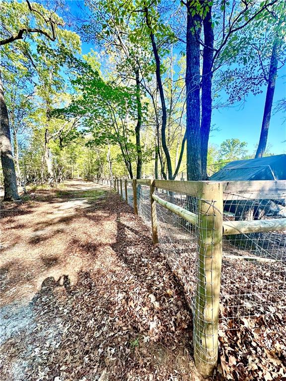104 Bridle Path Lane Property Photo 10
