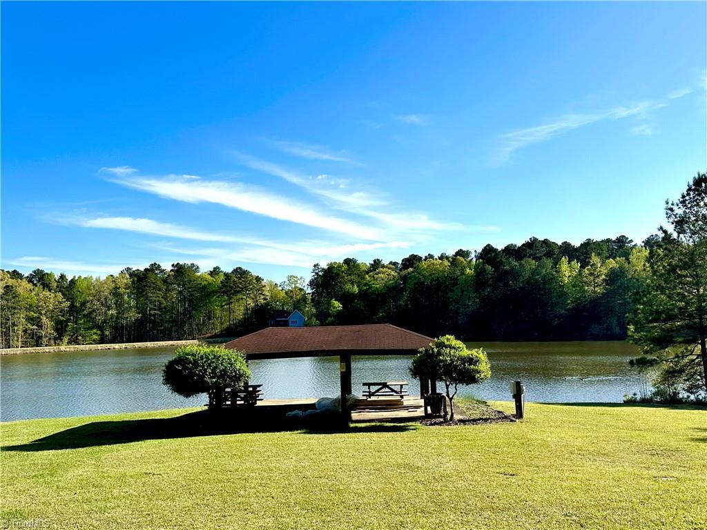 104 Bridle Path Lane Property Photo 47