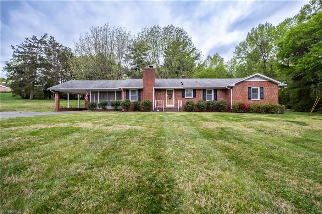 6890 Shallowford Road Property Photo