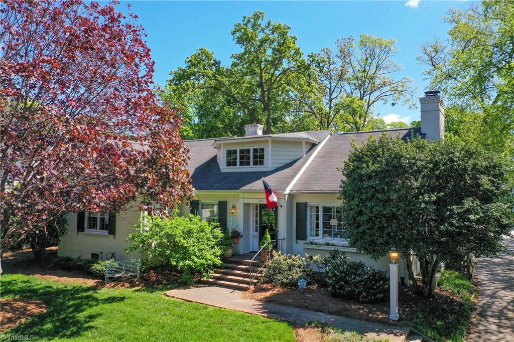 747 Oaklawn Avenue Property Photo 1