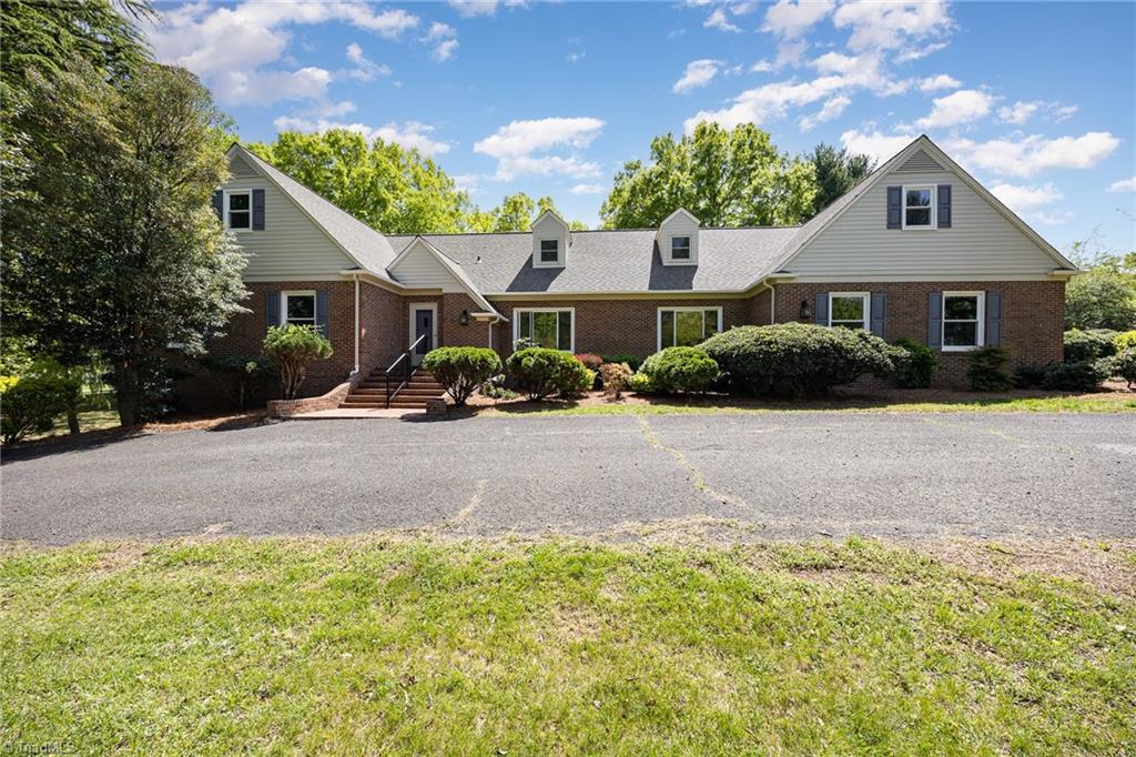 206 Oakdale Circle Property Photo