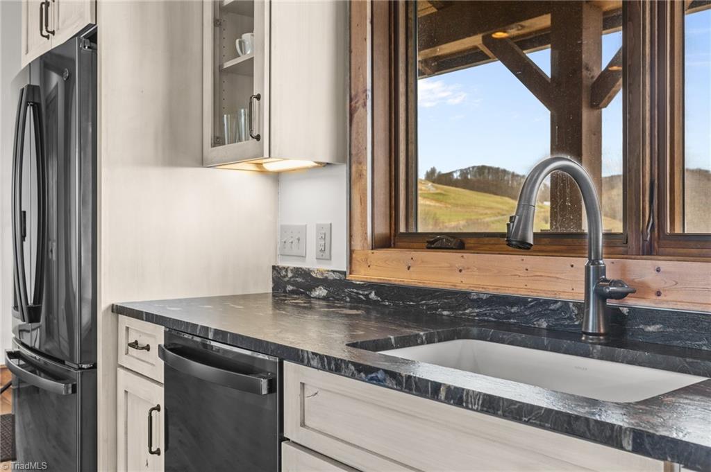 352 Great Sky Drive Property Photo 12