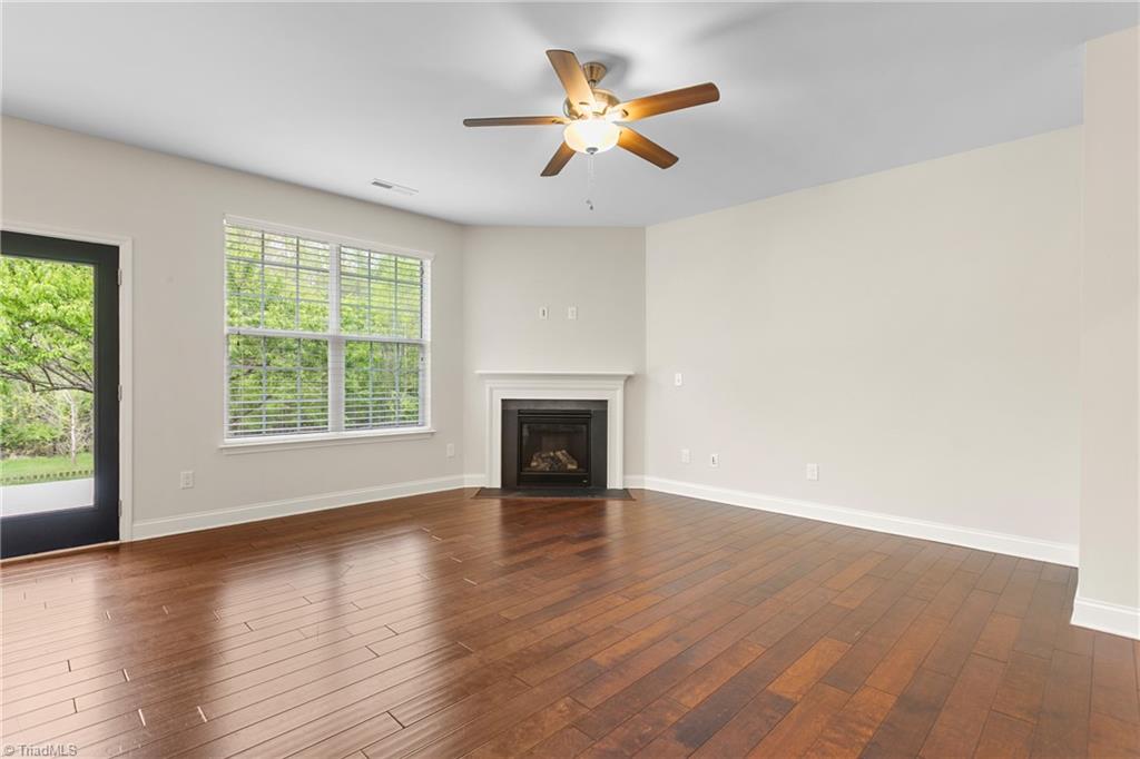 2103 Glenkirk Drive Property Photo 11