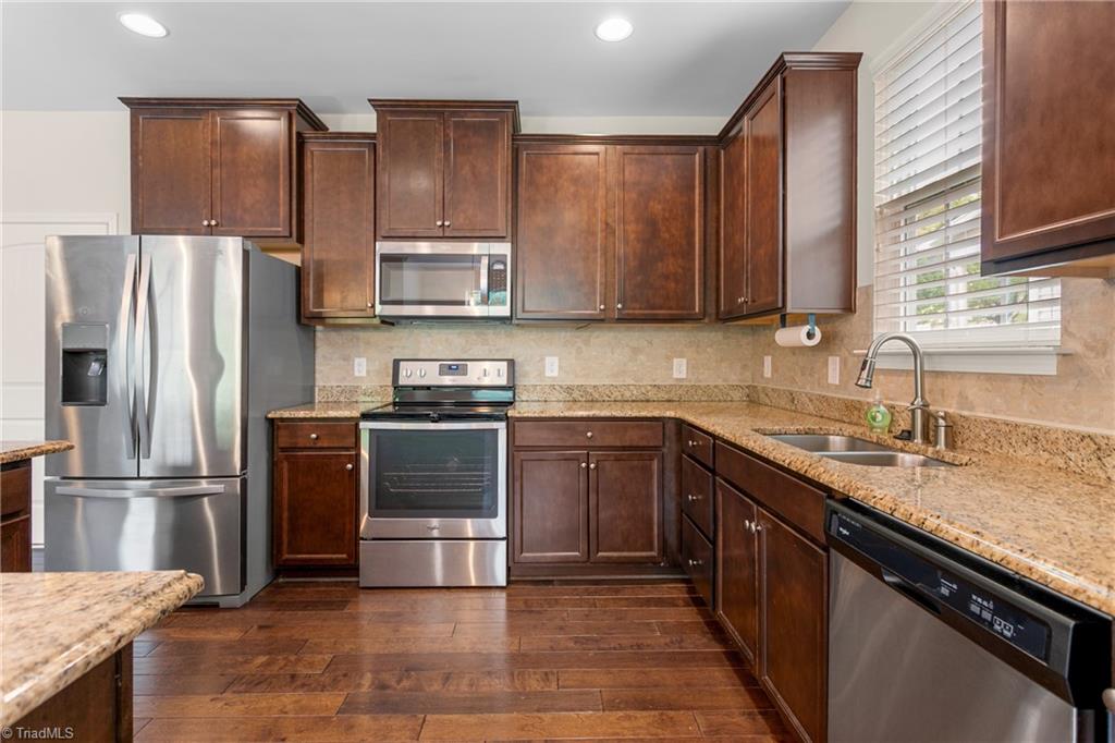 2103 Glenkirk Drive Property Photo 16