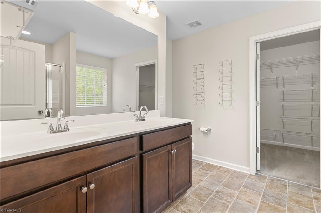 2103 Glenkirk Drive Property Photo 28