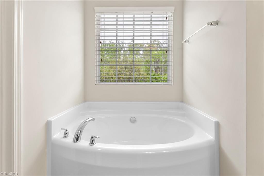 2103 Glenkirk Drive Property Photo 30