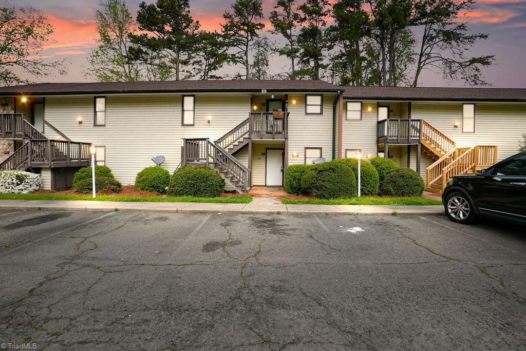 921 S Ridge Court Property Photo