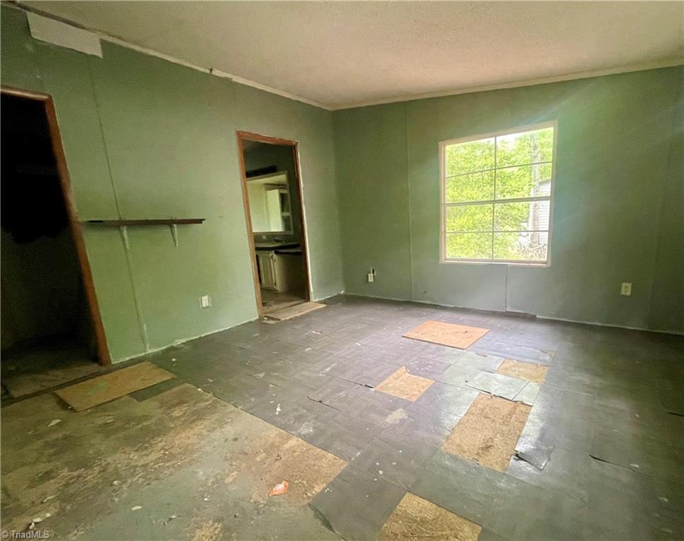 3162 Montclair Court Property Photo 4