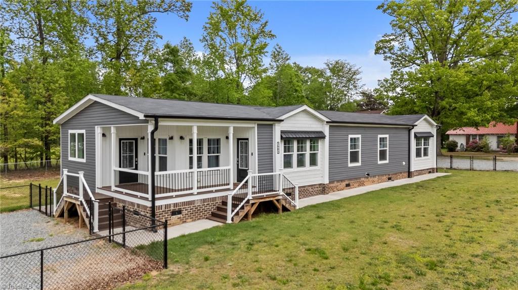 3983 Upper Lake Road Property Photo
