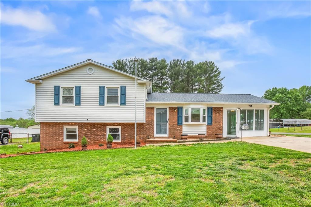 221 Farmstead Road Property Photo
