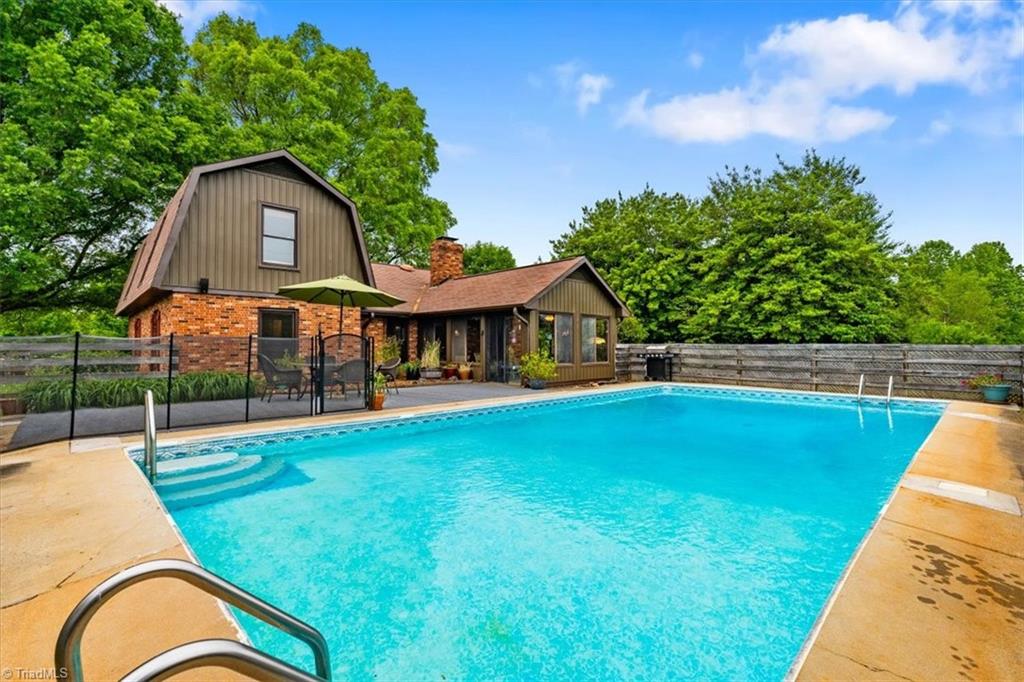 27009 Real Estate Listings Main Image