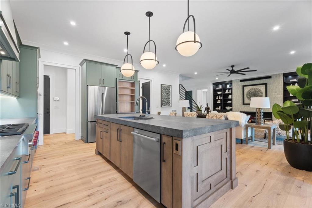 1823 Chanterelle Court Property Photo 10