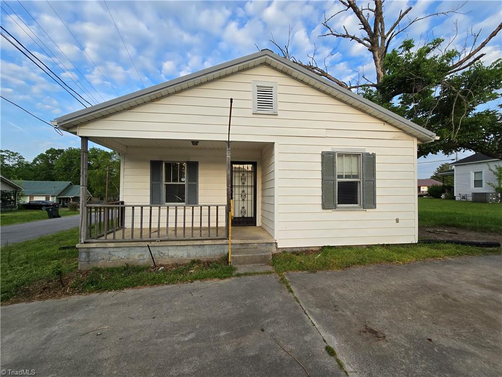 607 Sullivan Street Property Photo