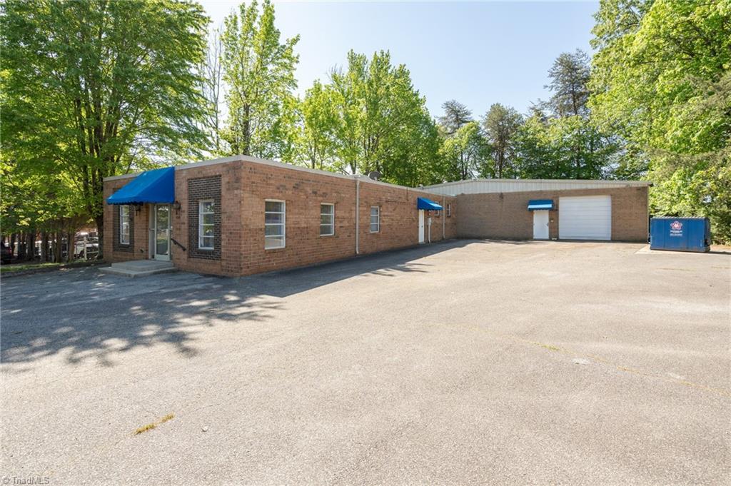 145 S Walnut Circle Property Photo 3