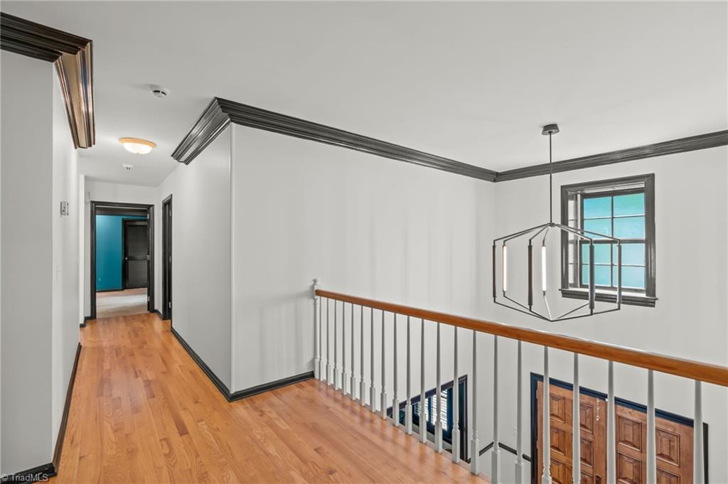 40 Kemp Road E Property Photo 25