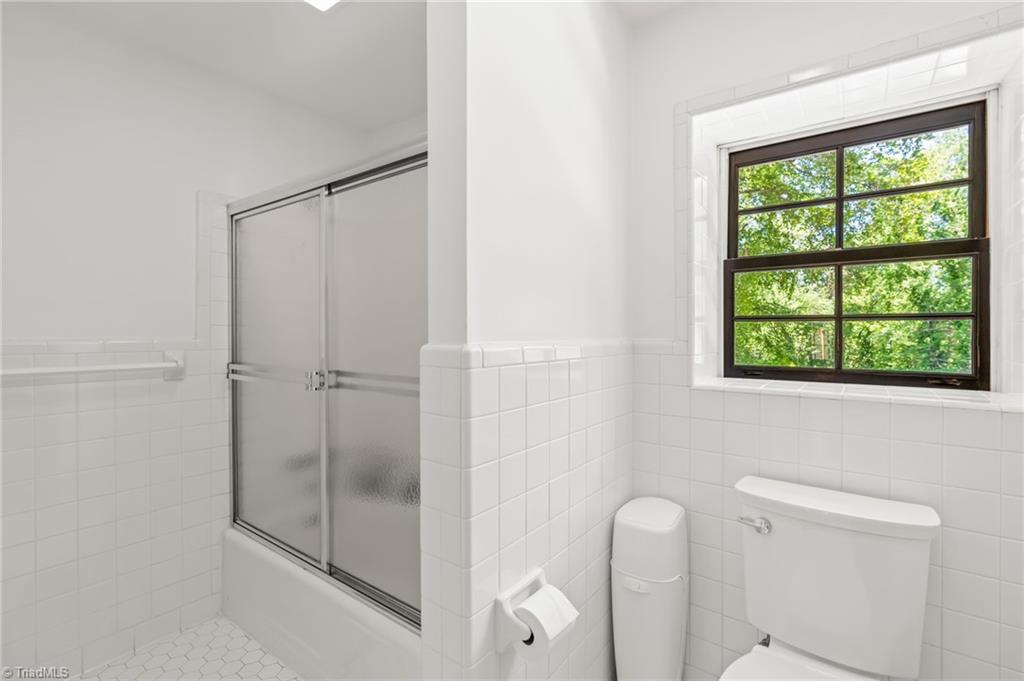40 Kemp Road E Property Photo 38