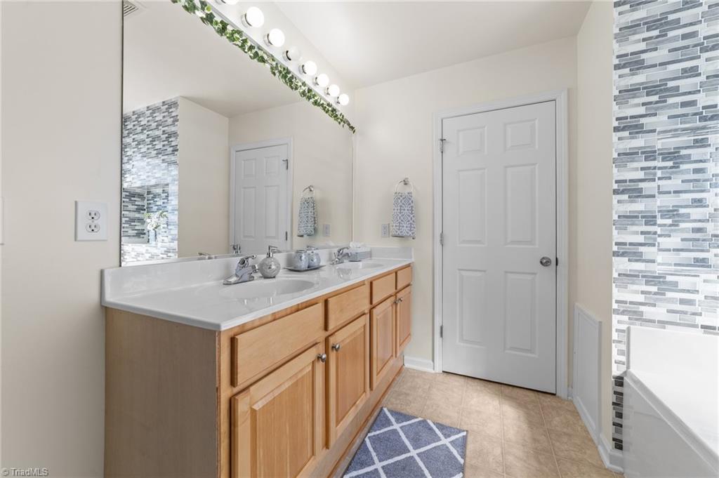 4103 Pepperbush Drive Property Photo 15