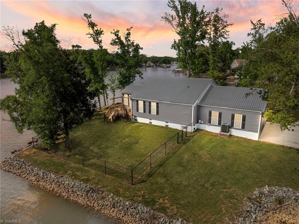 1724 Riverview Road Property Photo